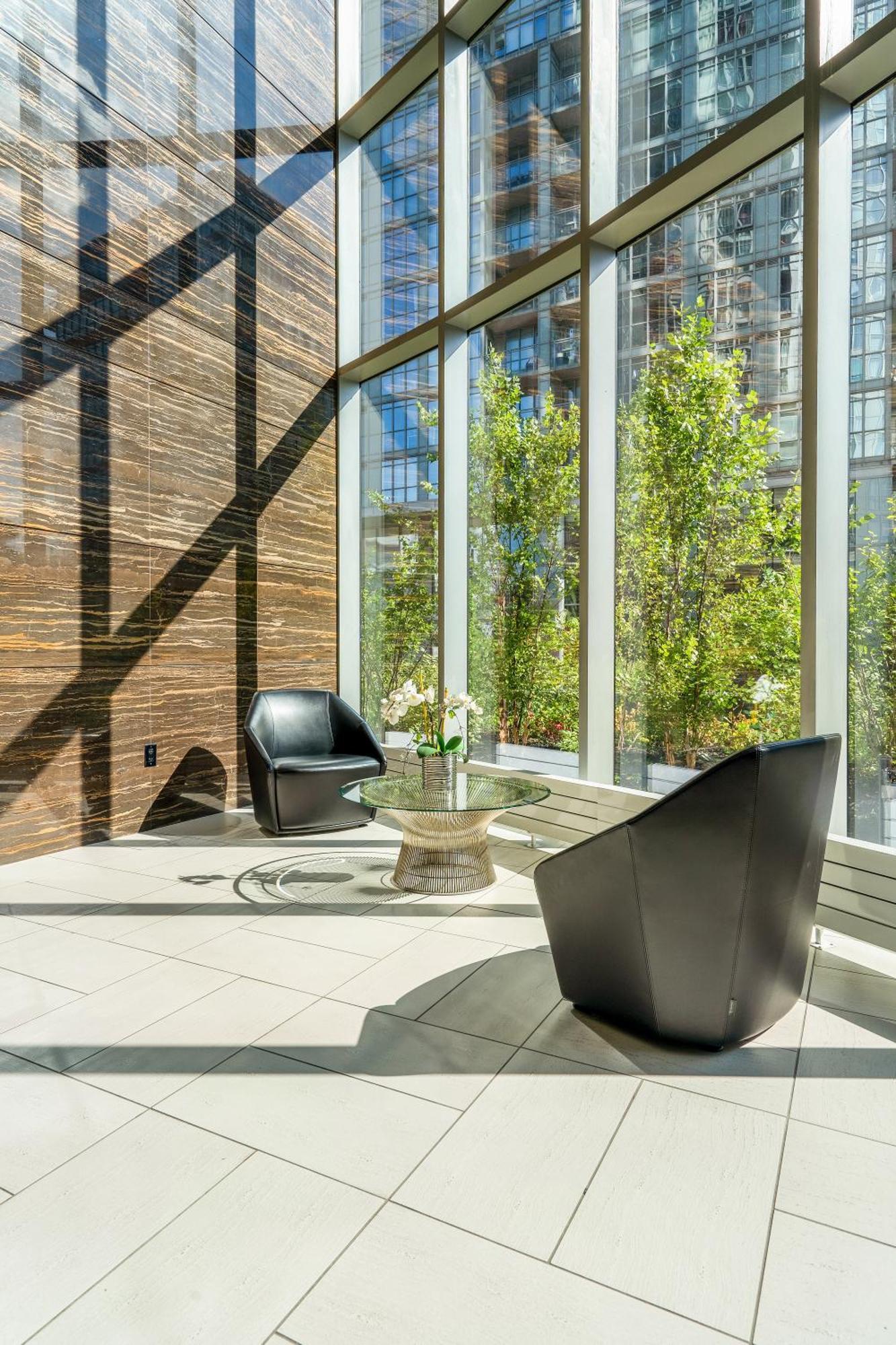 Exquisite Condos By Cn Tower With Parking Торонто Екстериор снимка