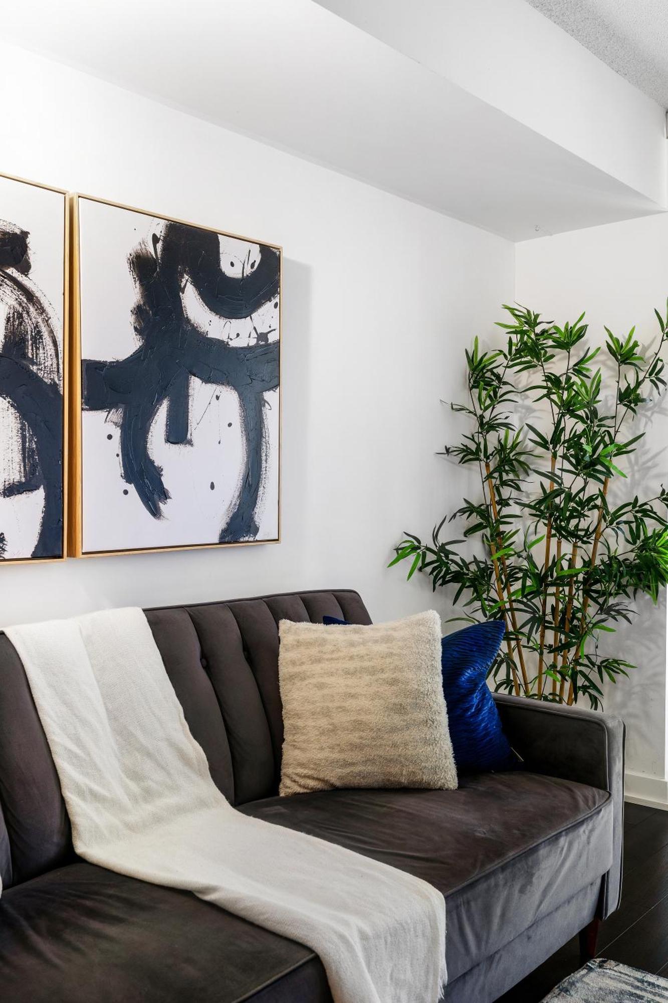 Exquisite Condos By Cn Tower With Parking Торонто Екстериор снимка